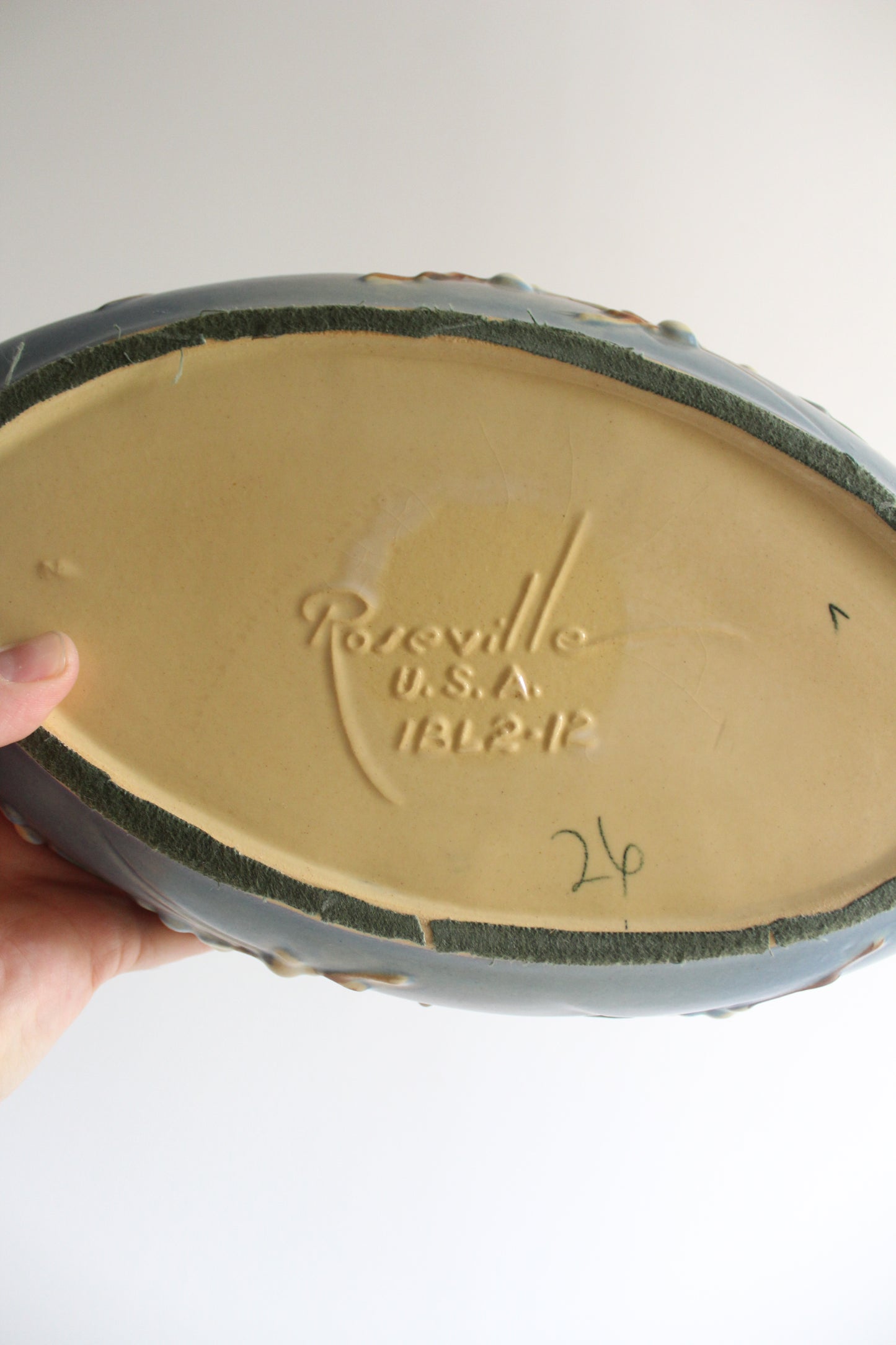 Late 1940s Roseville Pottery Snowberry 1182-12 Console Bowl