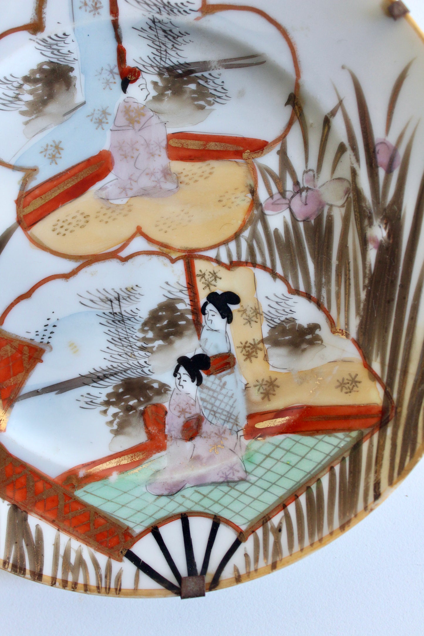 Late Meiji Period Japanese Porcelain Wall Plate with Custom Hanger