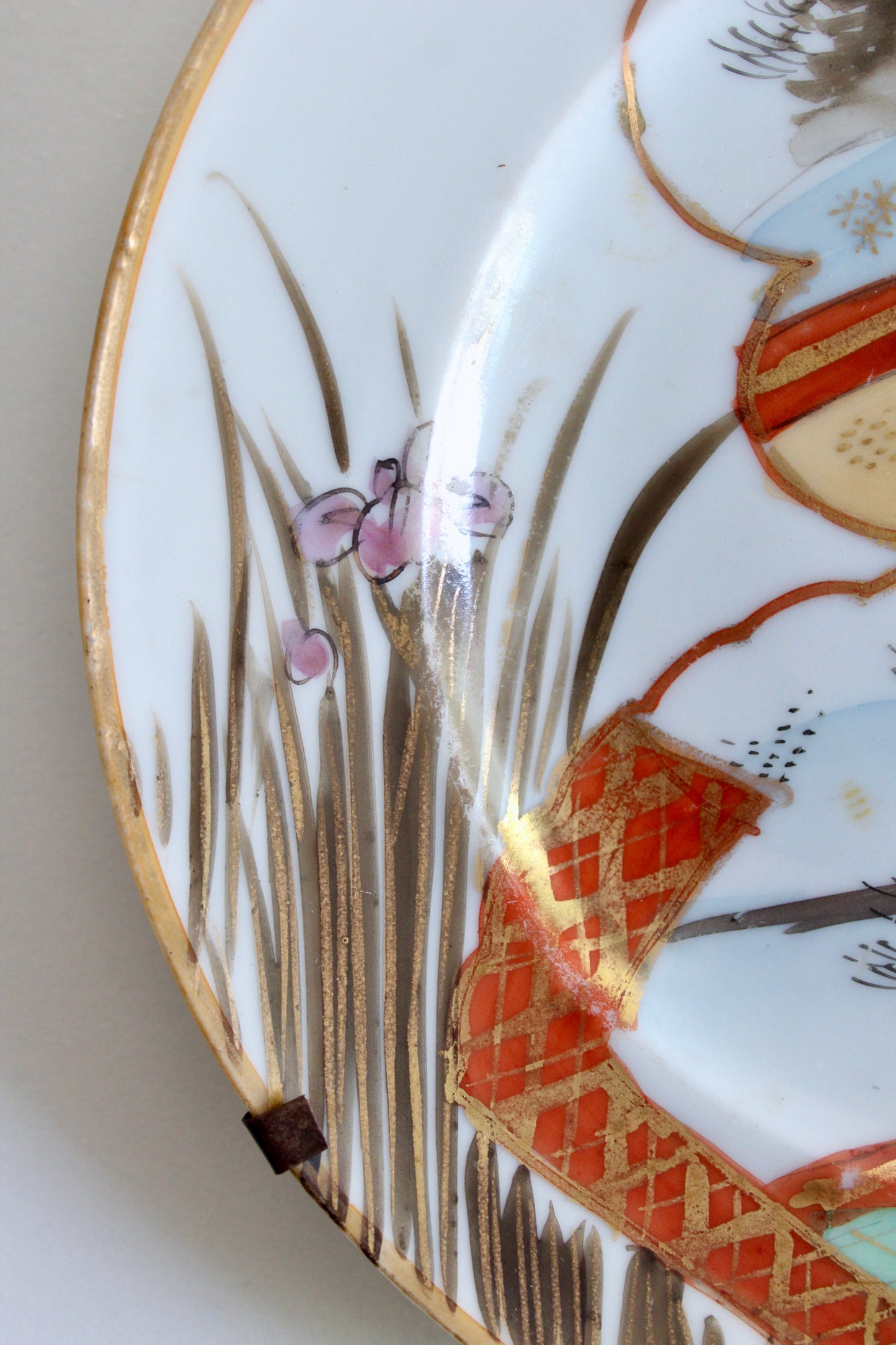 Late Meiji Period Japanese Porcelain Wall Plate with Custom Hanger