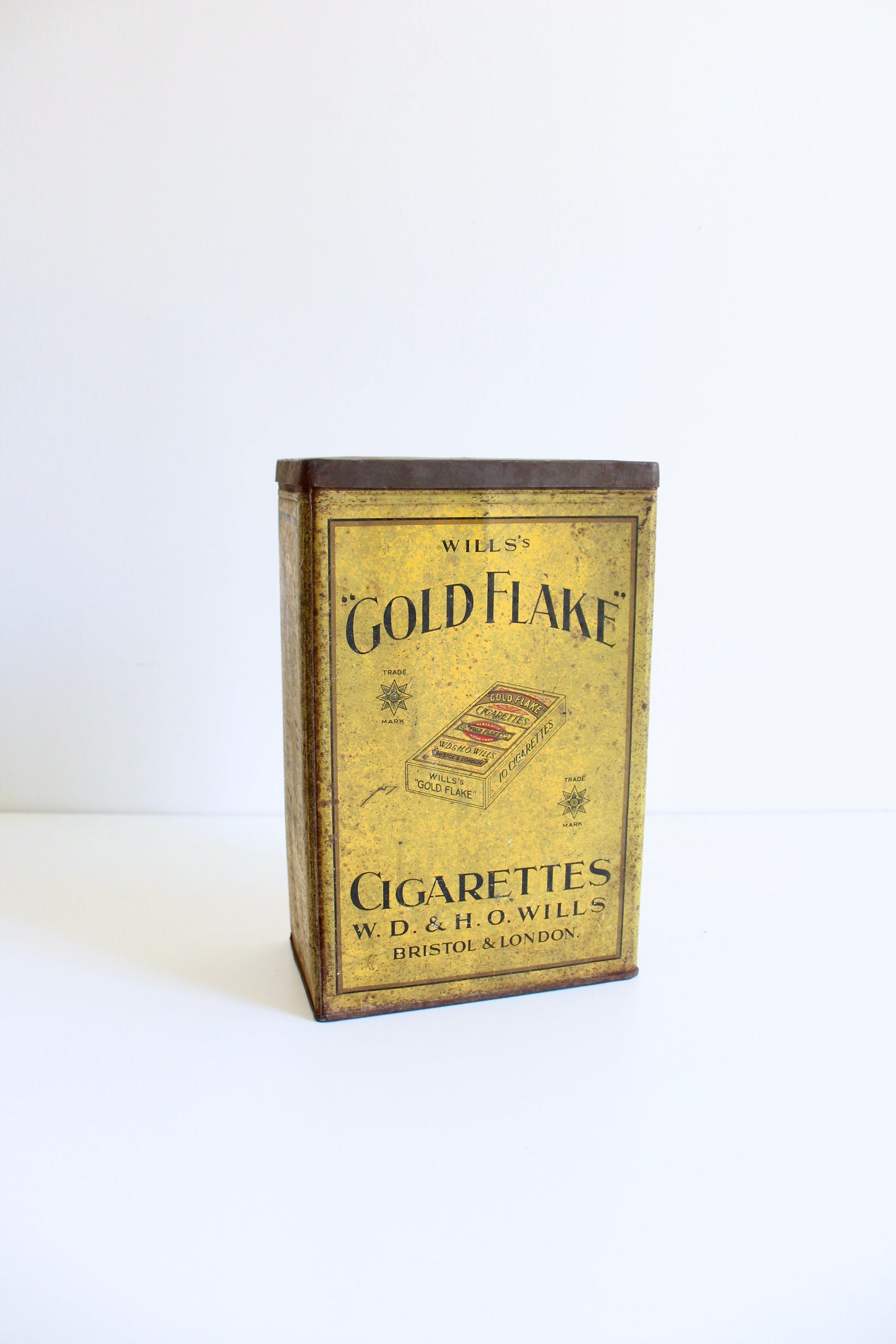 Original 1930s Tin Wills' Gold Flake Cigarettes