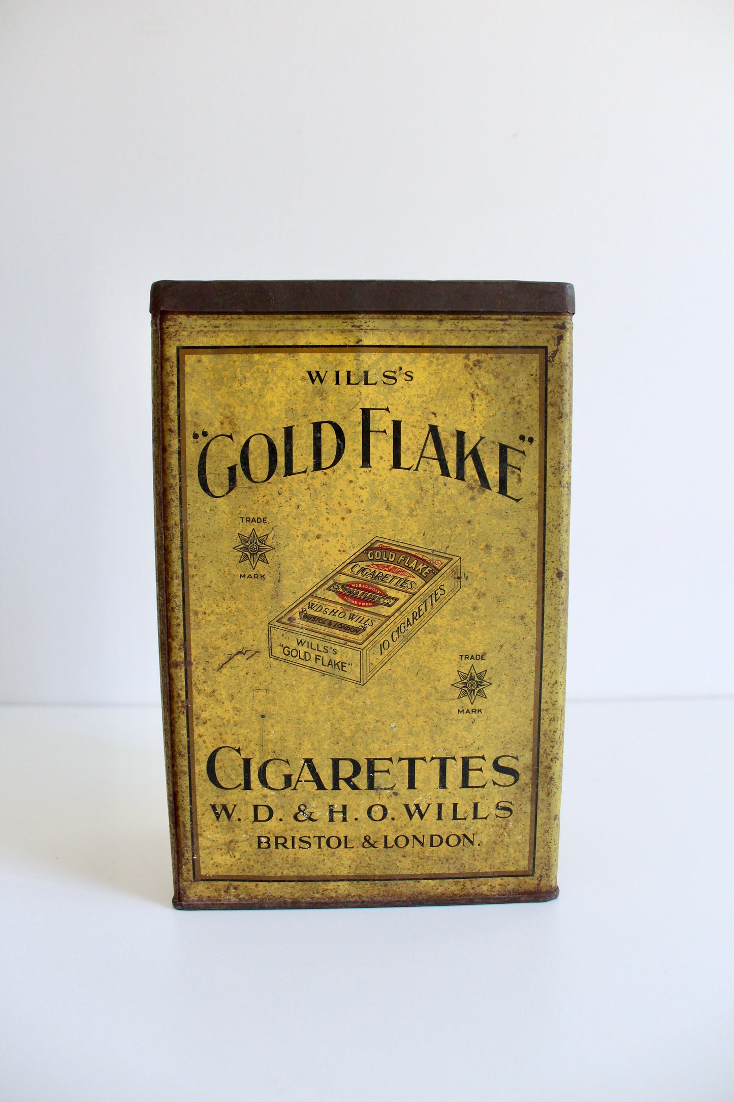 Original 1930s Tin Wills' Gold Flake Cigarettes