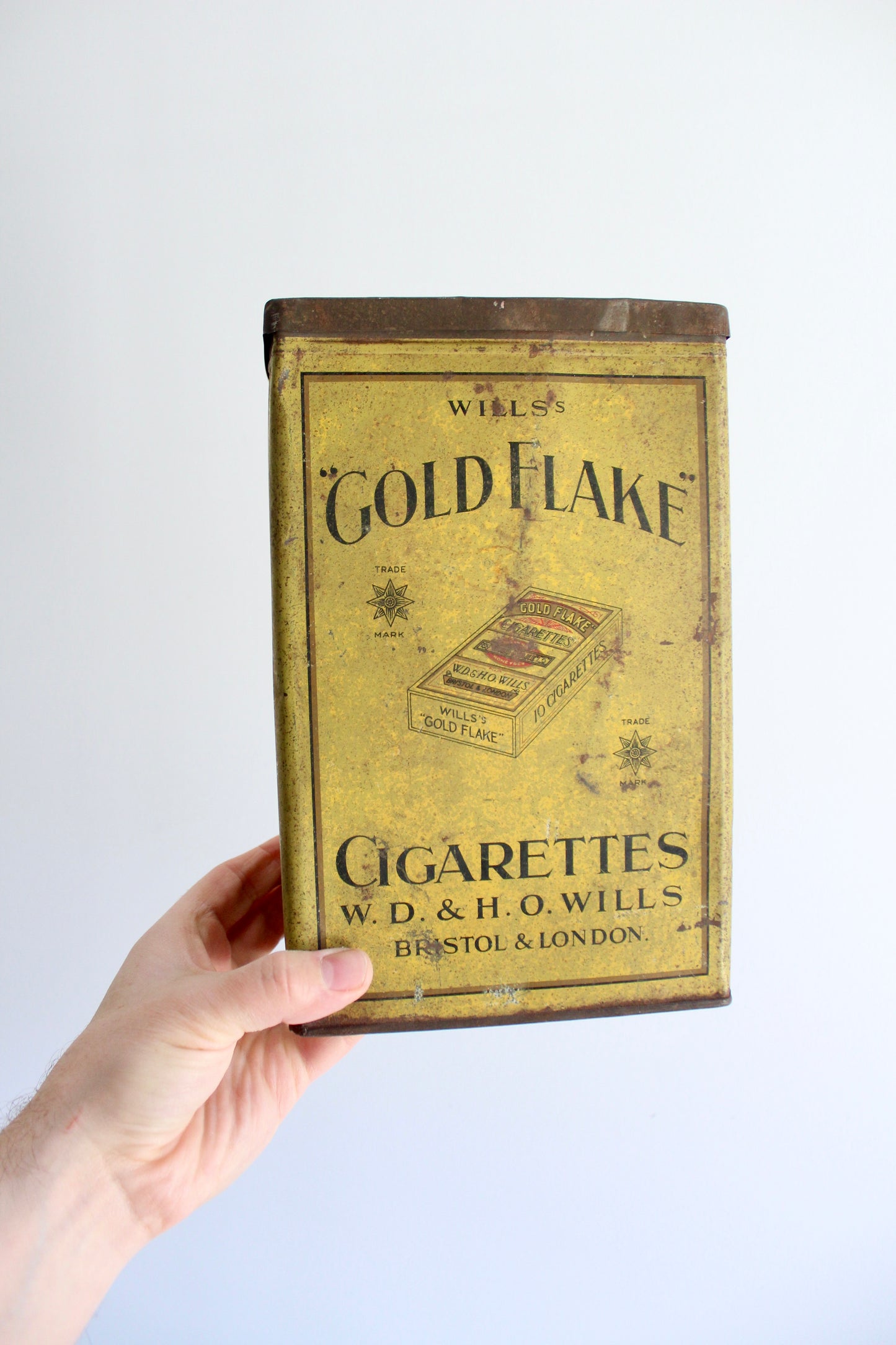 Original 1930s Tin Wills' Gold Flake Cigarettes