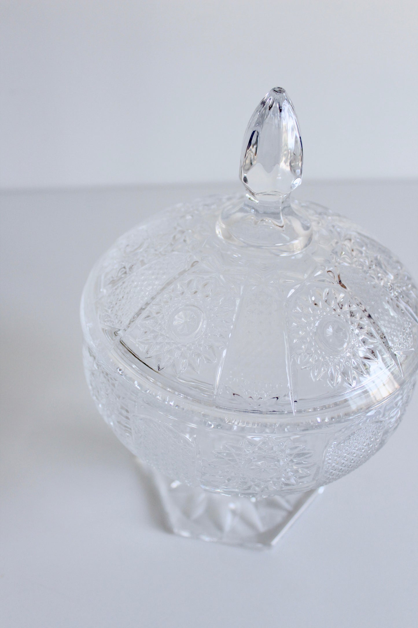 Vintage Mid Century Pressed Glass Pedestal Candy Dish with Lid – Starburst Pattern