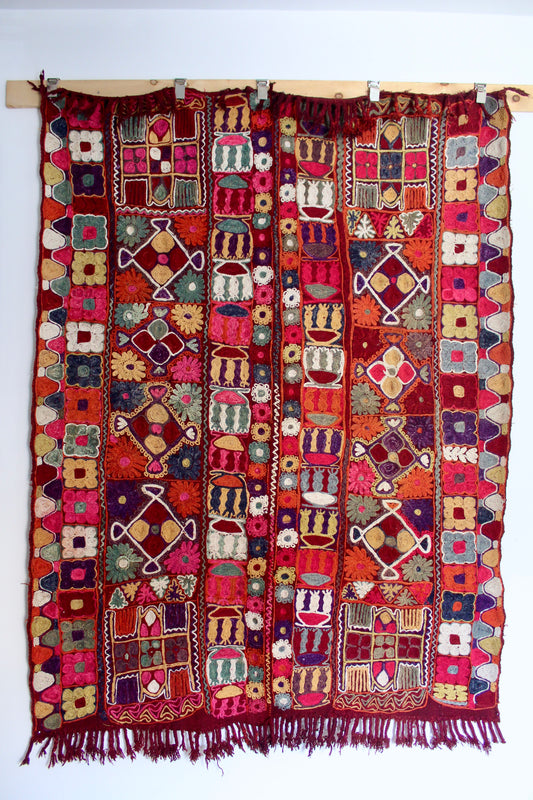 Super Rare "Marsh Arabs" Embroidered Kilim - 152x225cm