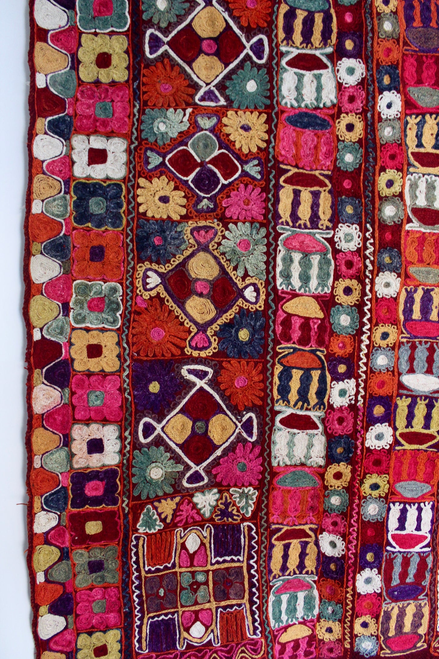 Super Rare "Marsh Arabs" Embroidered Kilim - 152x225cm