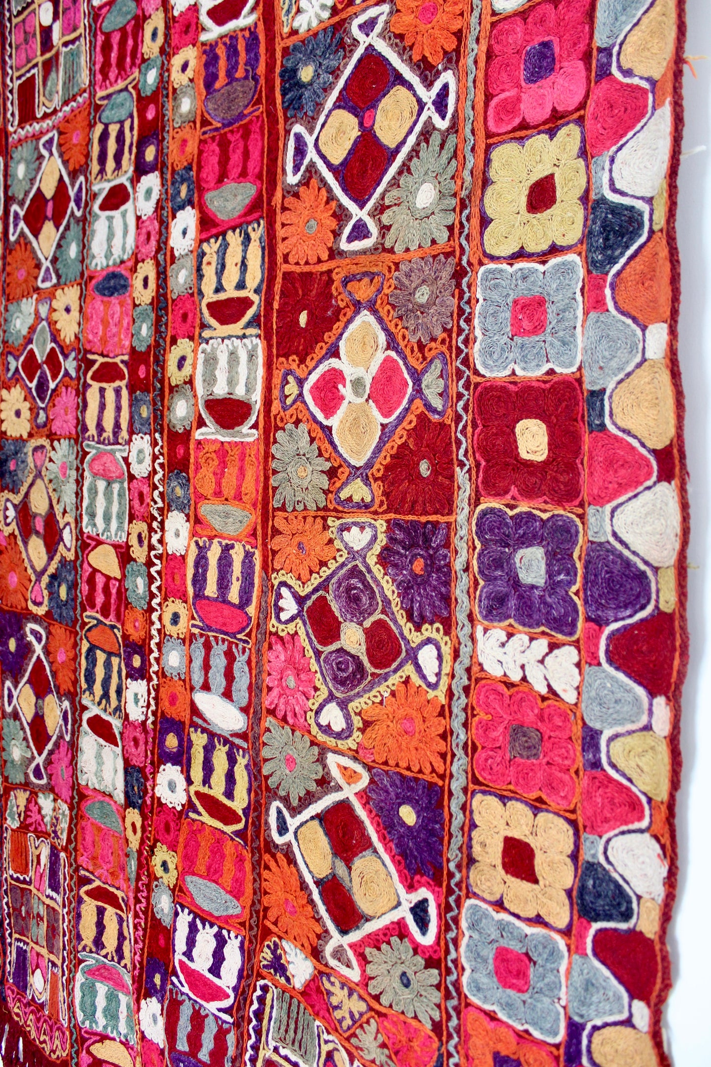 Super Rare "Marsh Arabs" Embroidered Kilim - 152x225cm