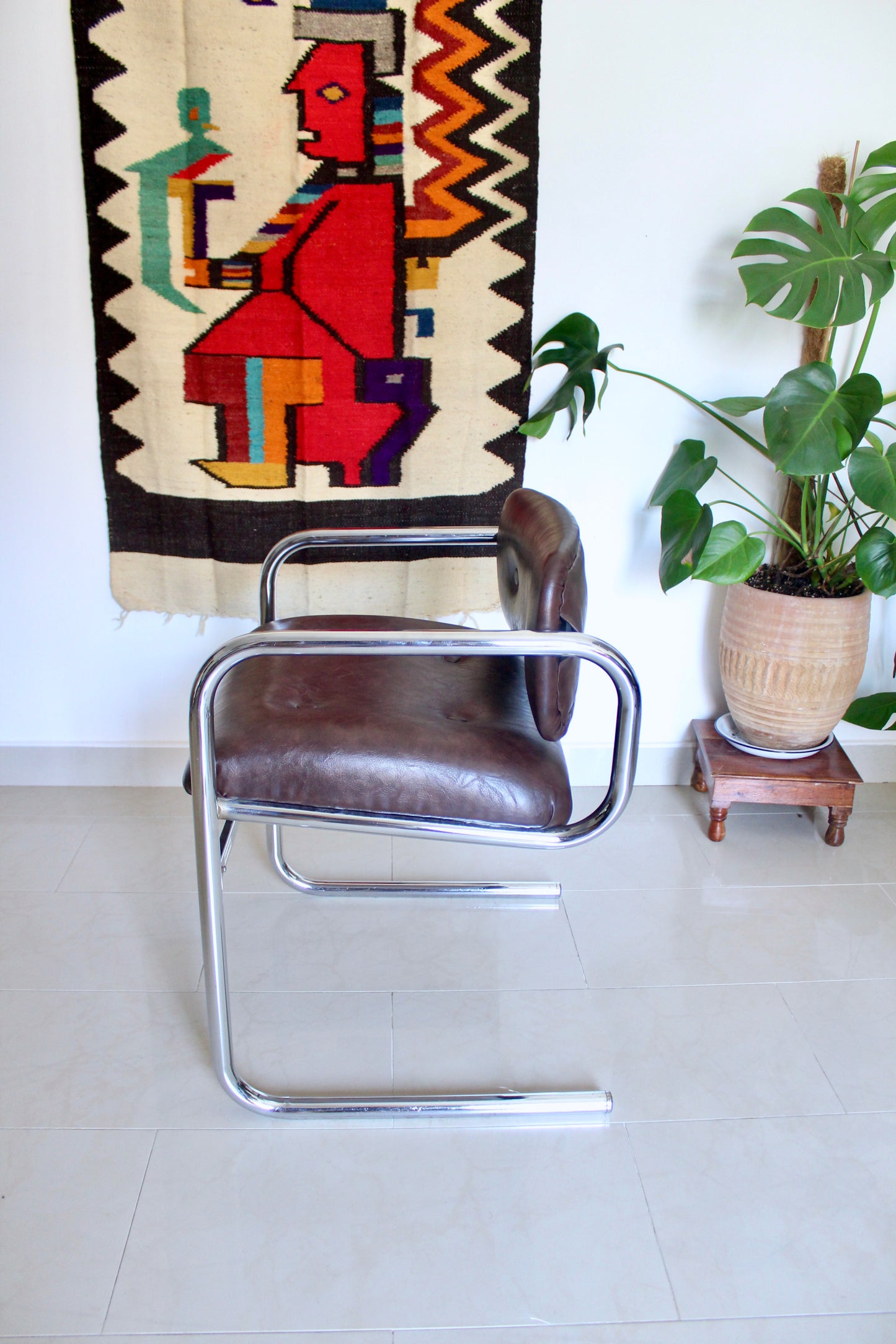 1970s English Lounge Chairs - Espresso