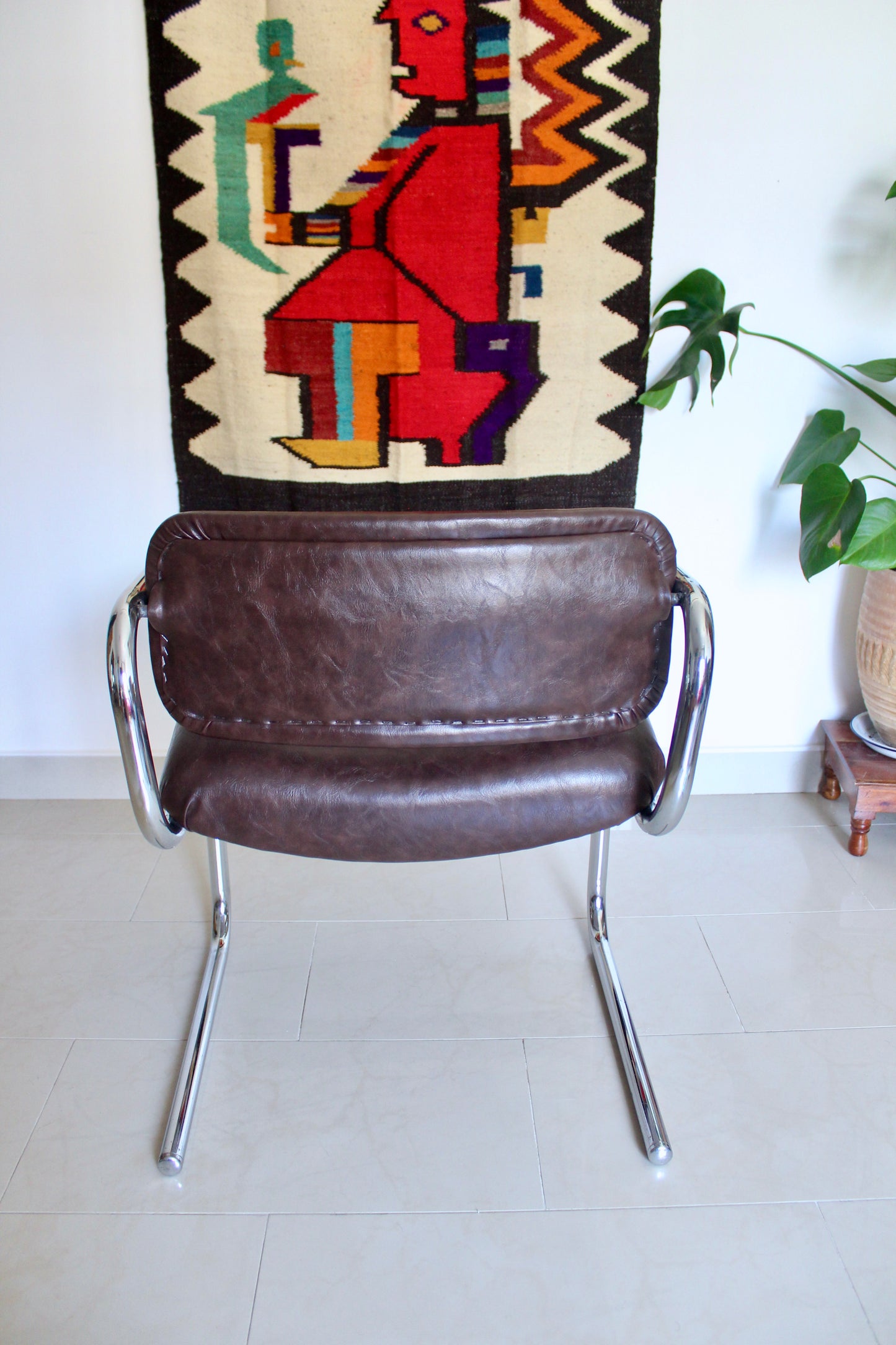 1970s English Lounge Chairs - Espresso