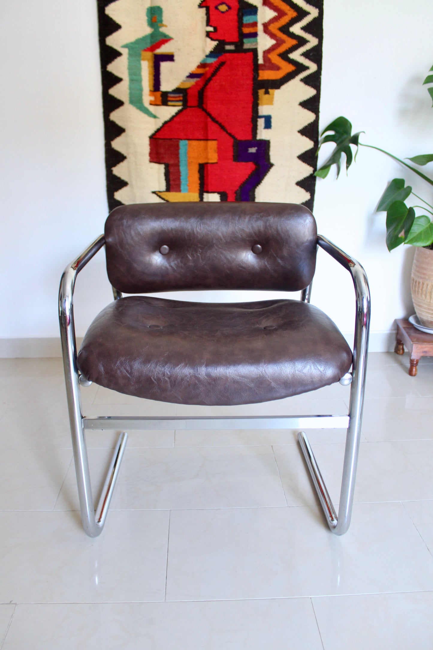 1970s English Lounge Chairs - Espresso