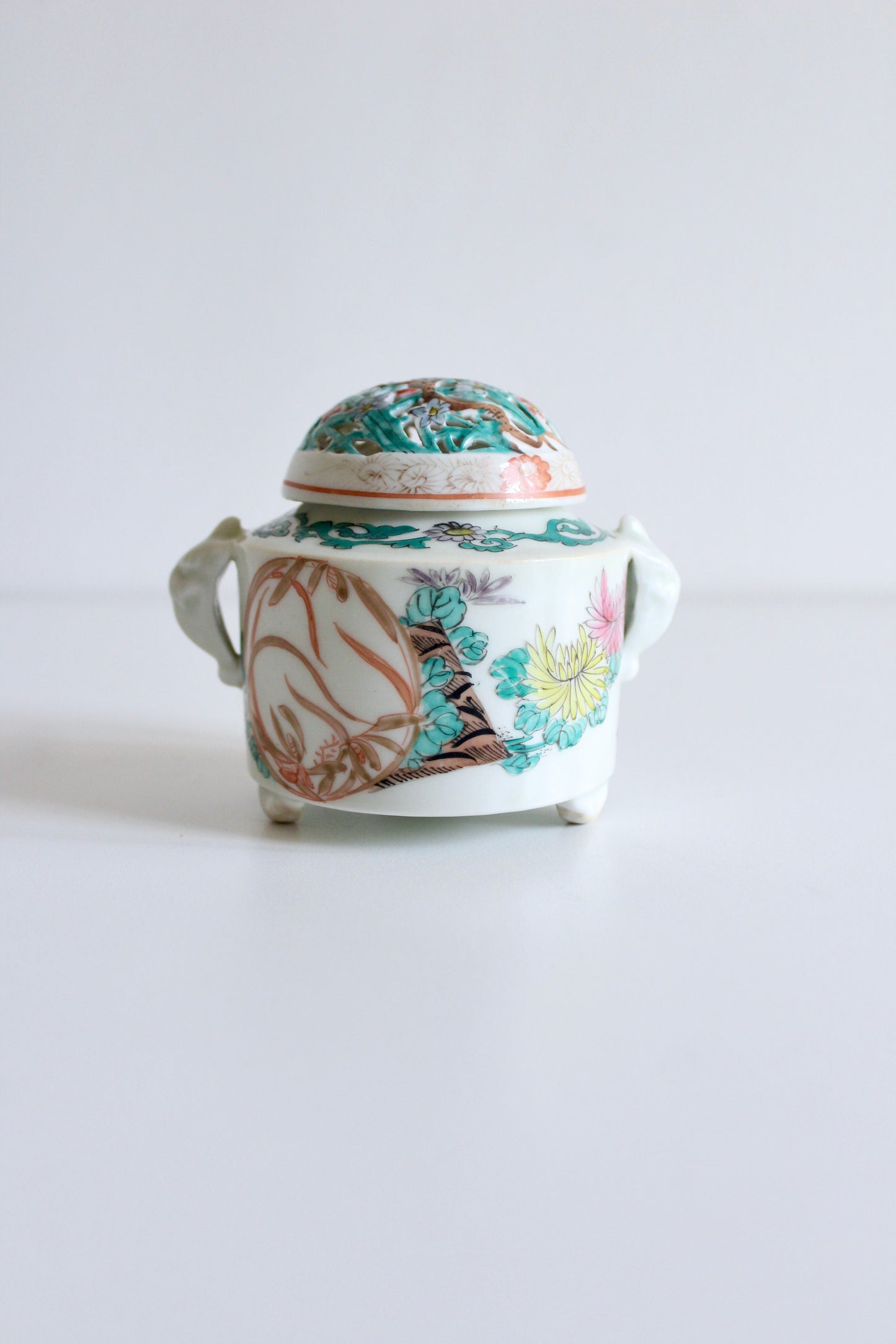 Chinese Famille Rose Porcelain Mubkhar