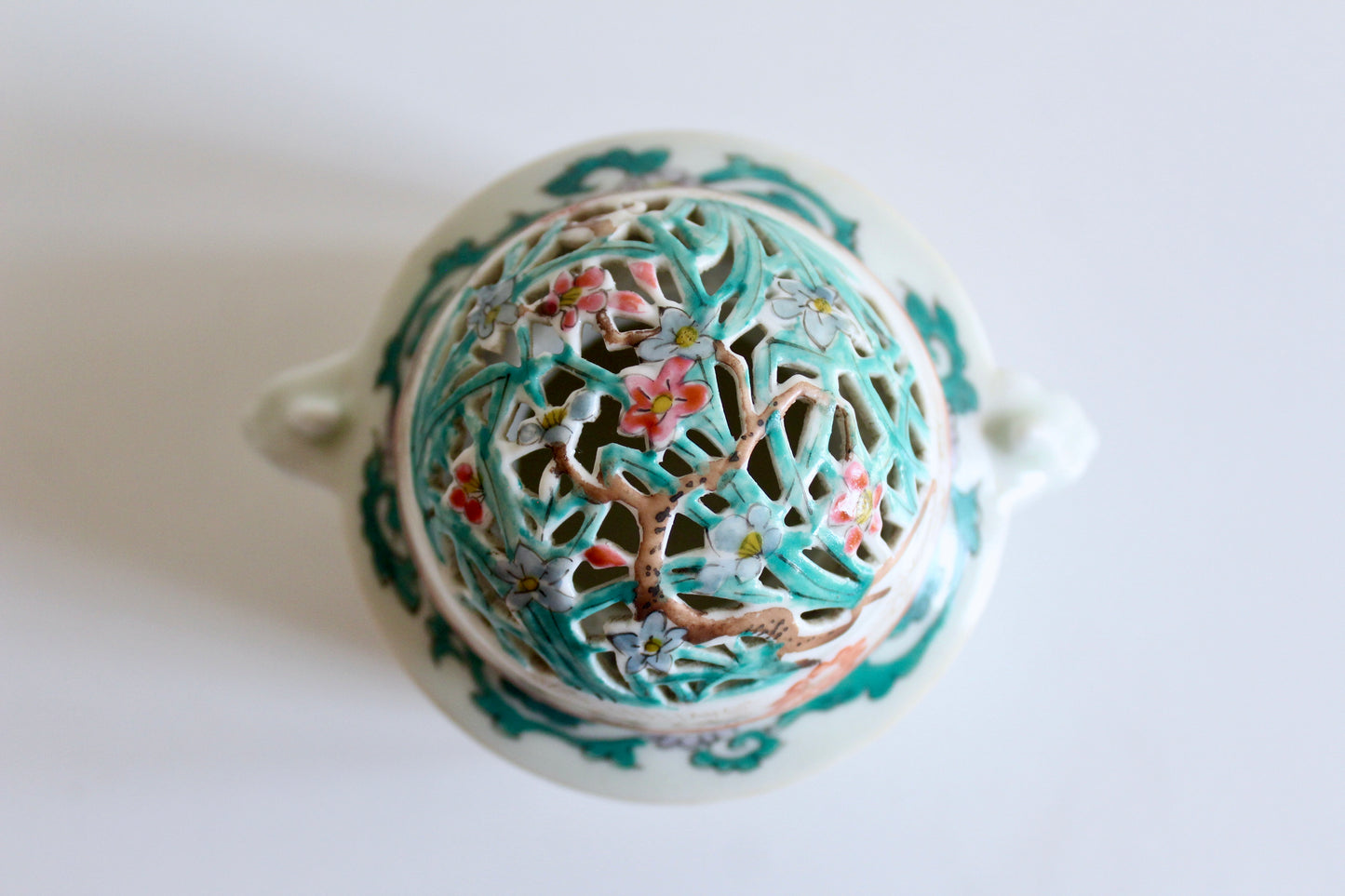 Chinese Famille Rose Porcelain Mubkhar