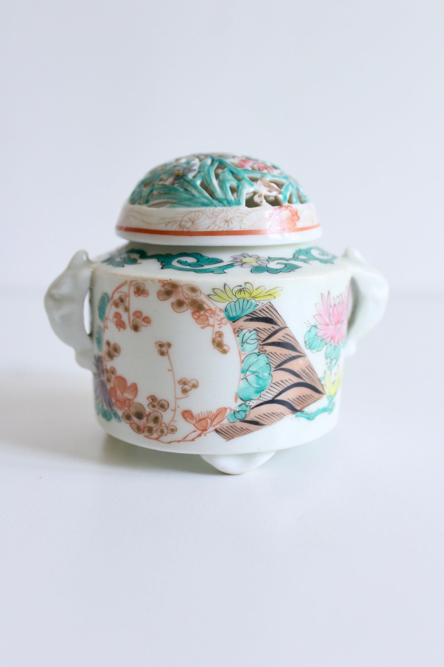 Chinese Famille Rose Porcelain Mubkhar