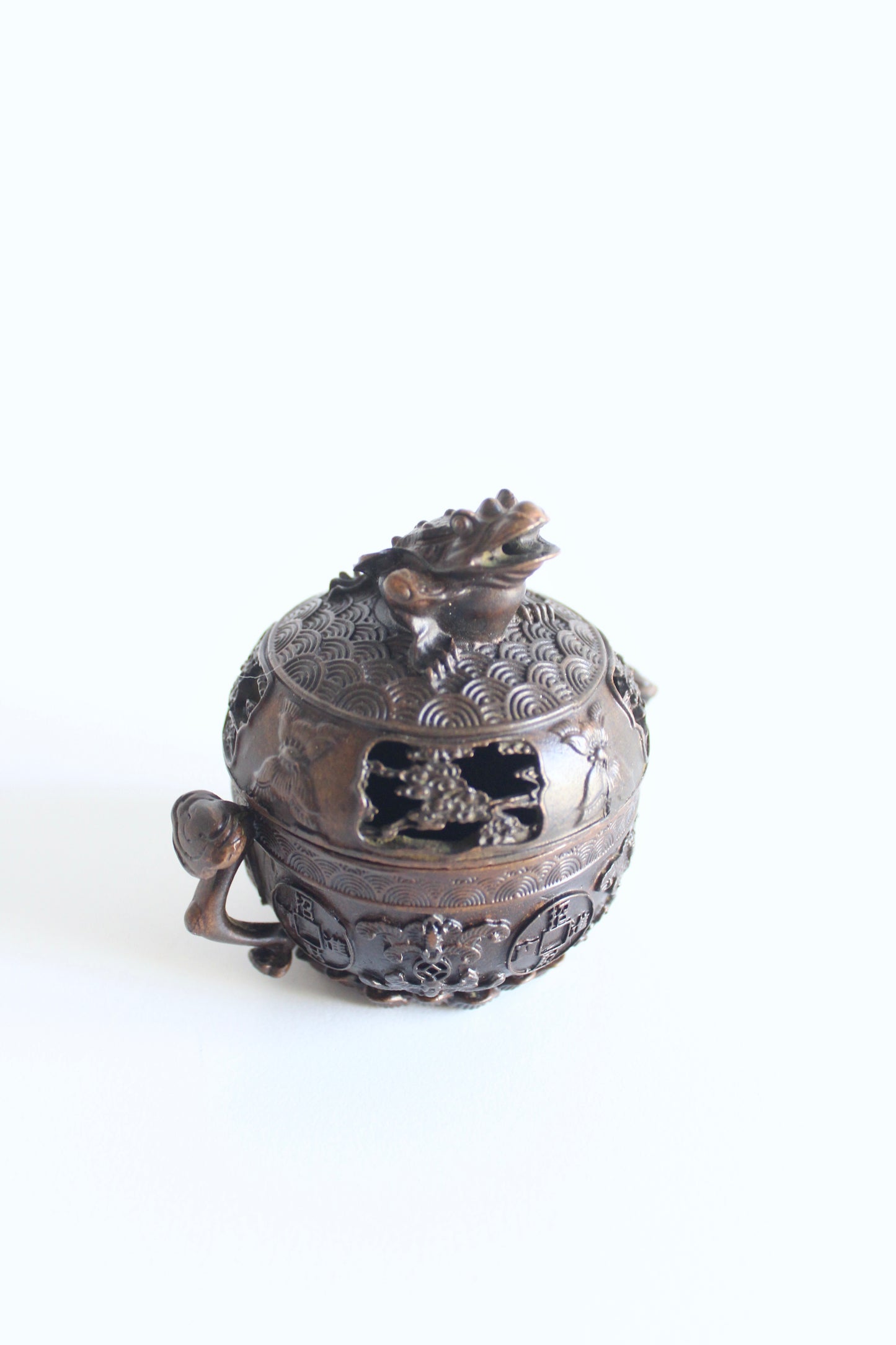 Vintage Chinese Money Frog Mubkhar with Qianlong Mark