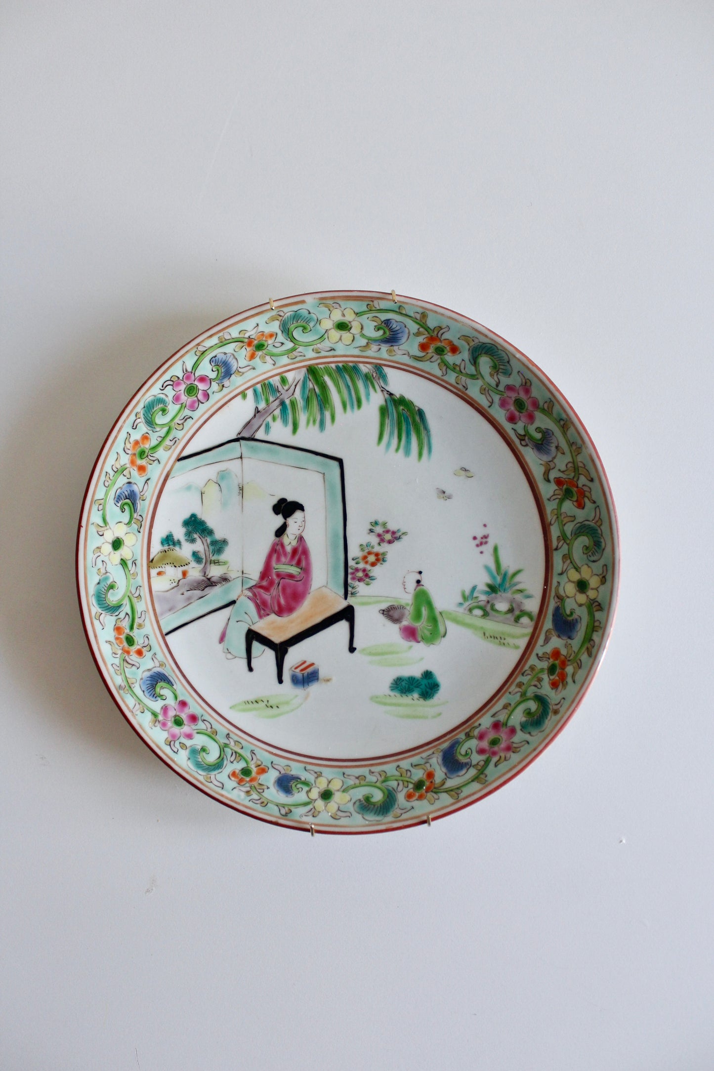 Vintage Chinese Porcelain Plate with Courtyard Scene, 25 cm