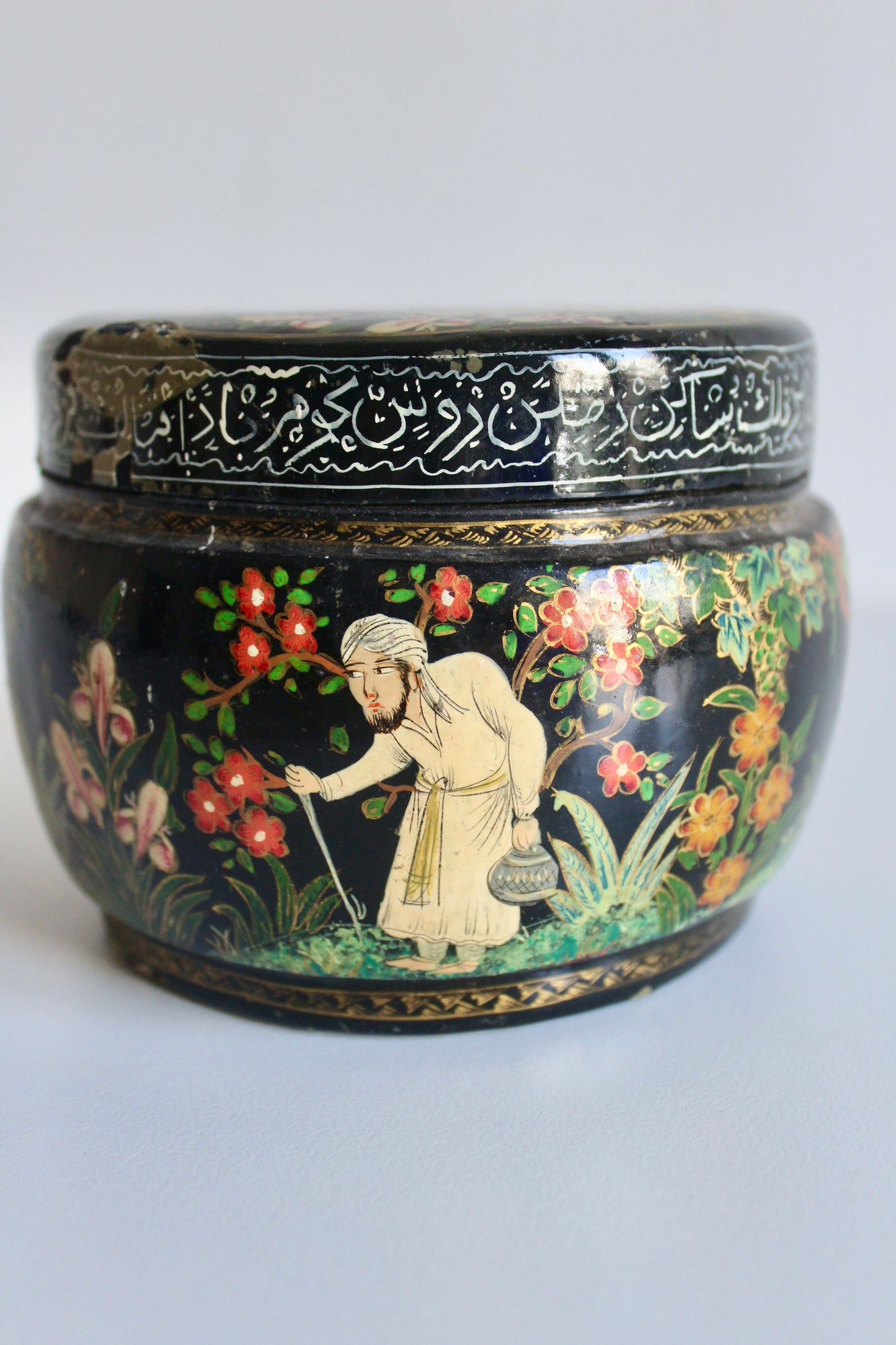 Vintage Hand-Painted Kashmiri Papier-Mâché Lidded Box – Romantic Garden Scenes