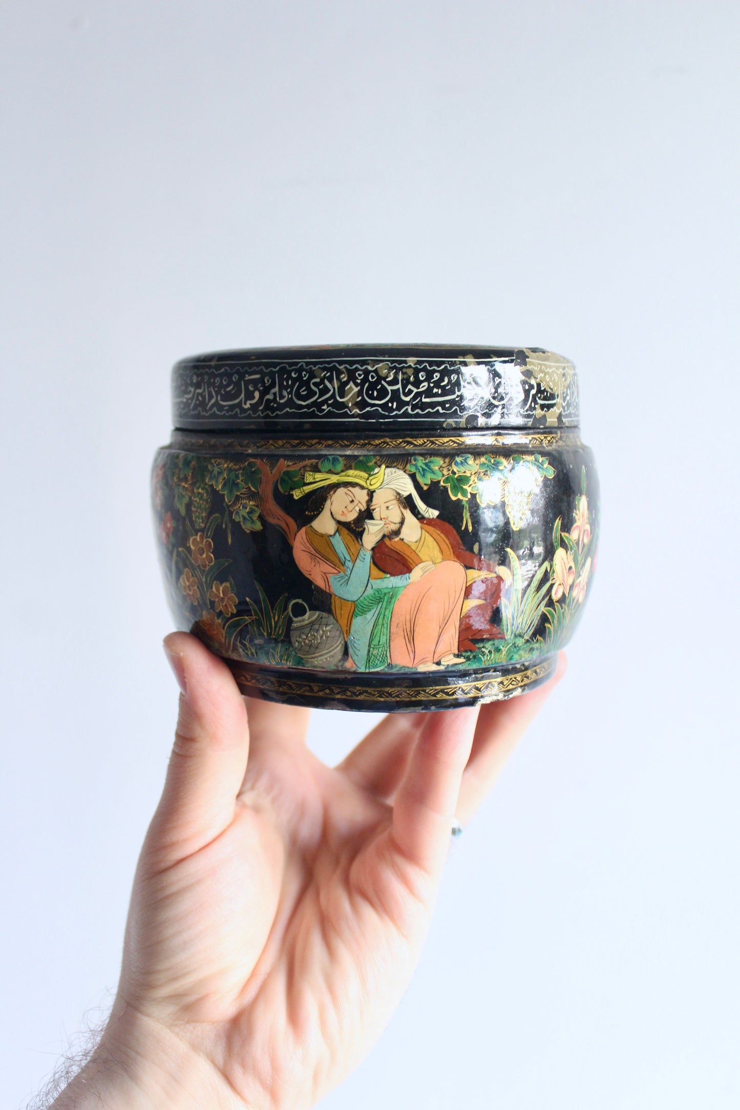 Vintage Hand-Painted Kashmiri Papier-Mâché Lidded Box – Romantic Garden Scenes