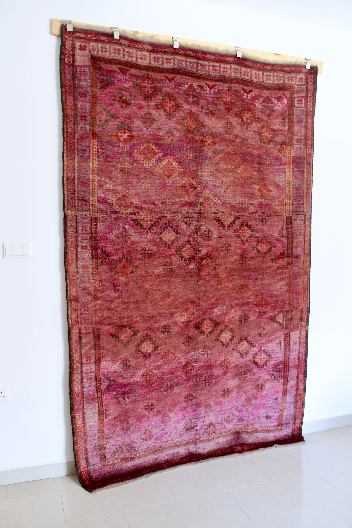 Large Vintage Baluch Rug in Faded Raspberry & Rose Tones – 170 × 270 cm