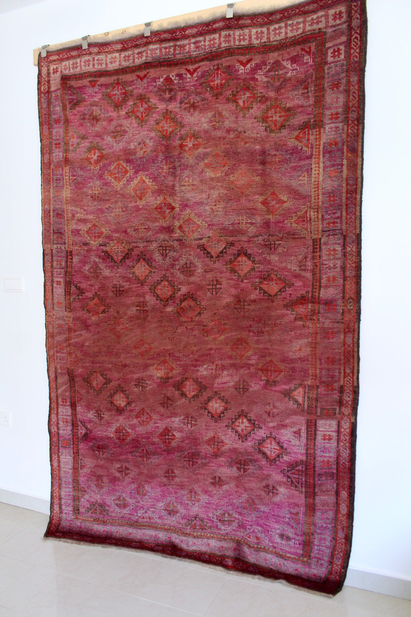 Large Vintage Baluch Rug in Faded Raspberry & Rose Tones – 170 × 270 cm