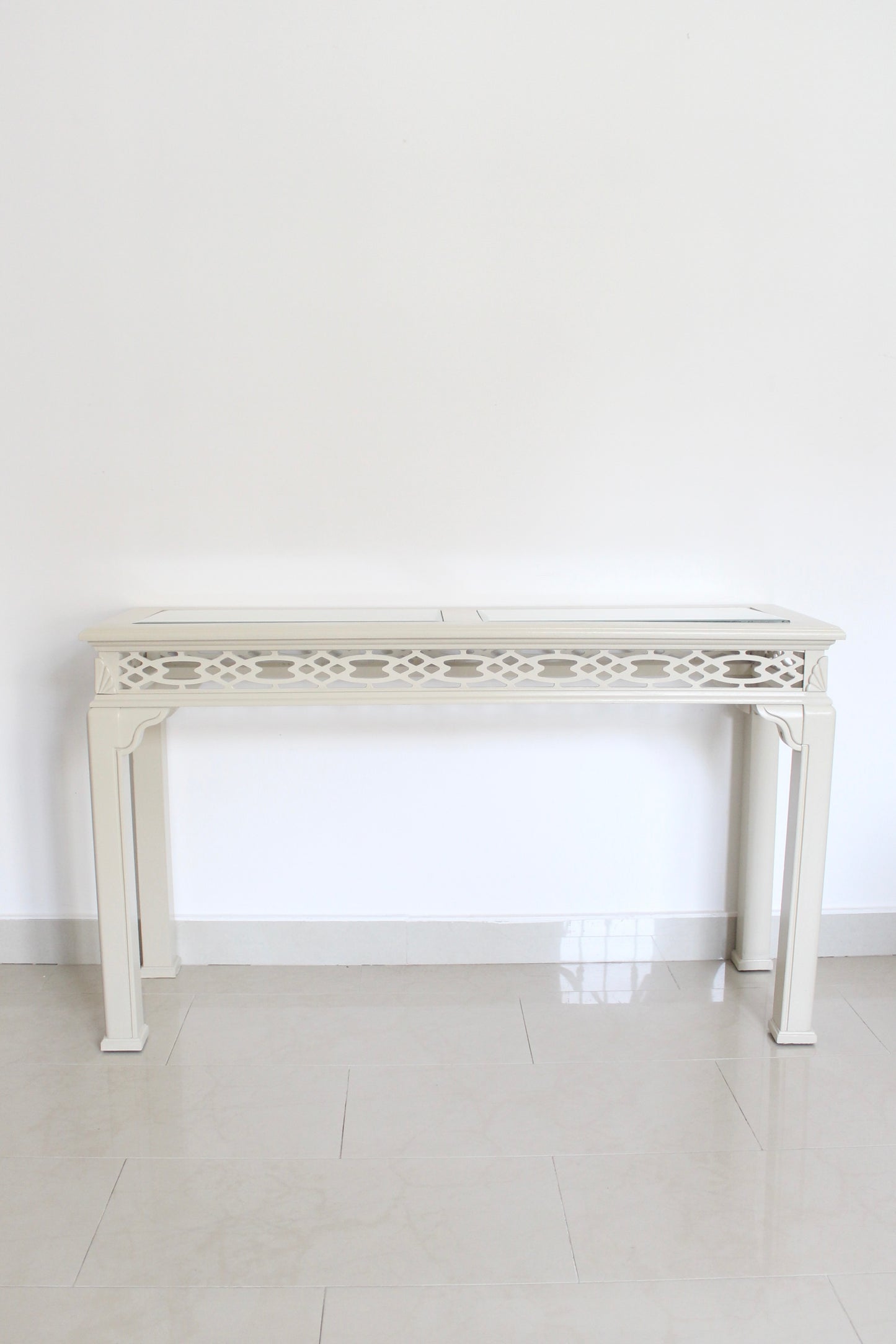 Vintage Chinese Chippendale Style Console Table in Warm Ivory Finish