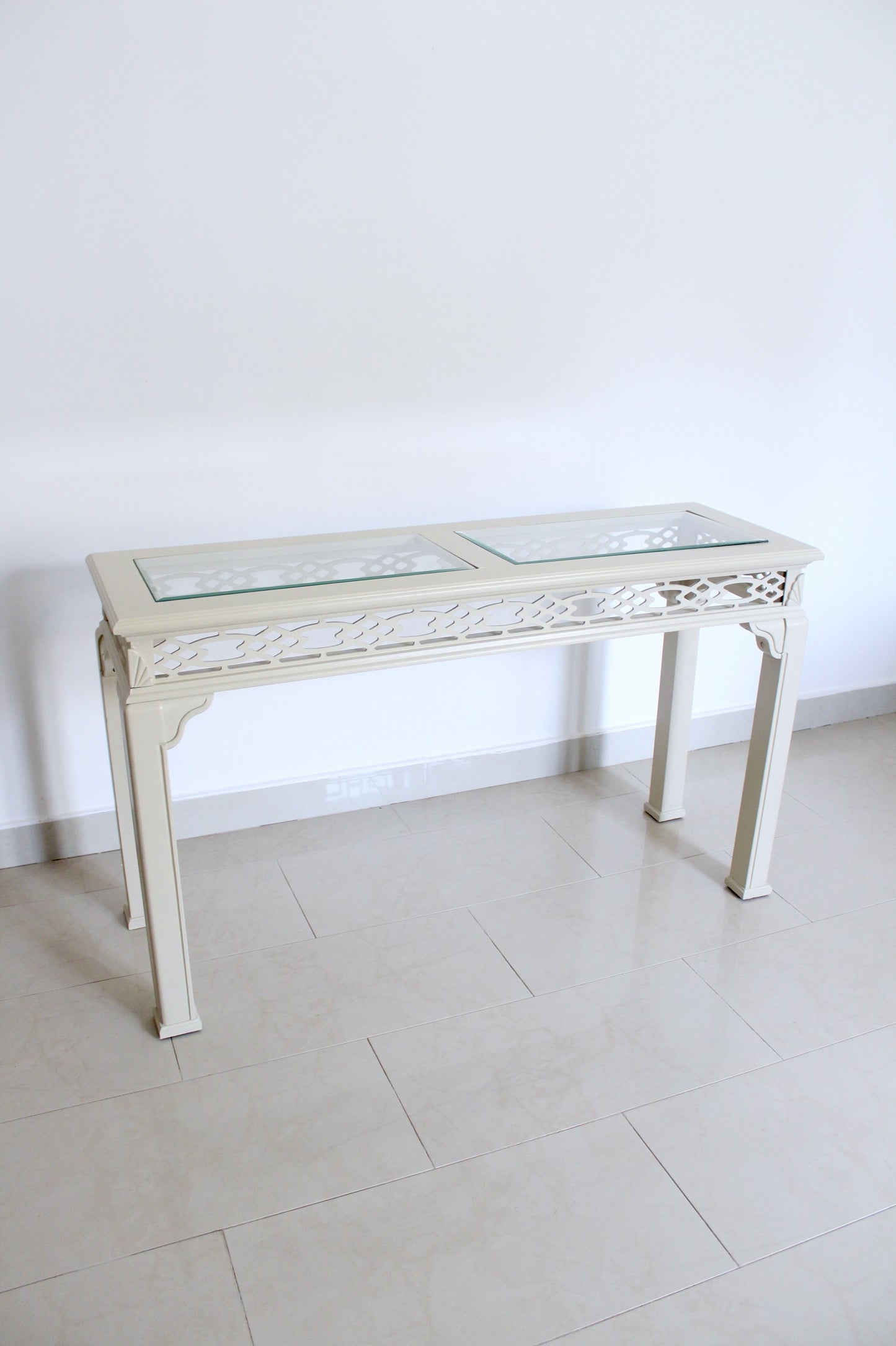 Vintage Chinese Chippendale Style Console Table in Warm Ivory Finish