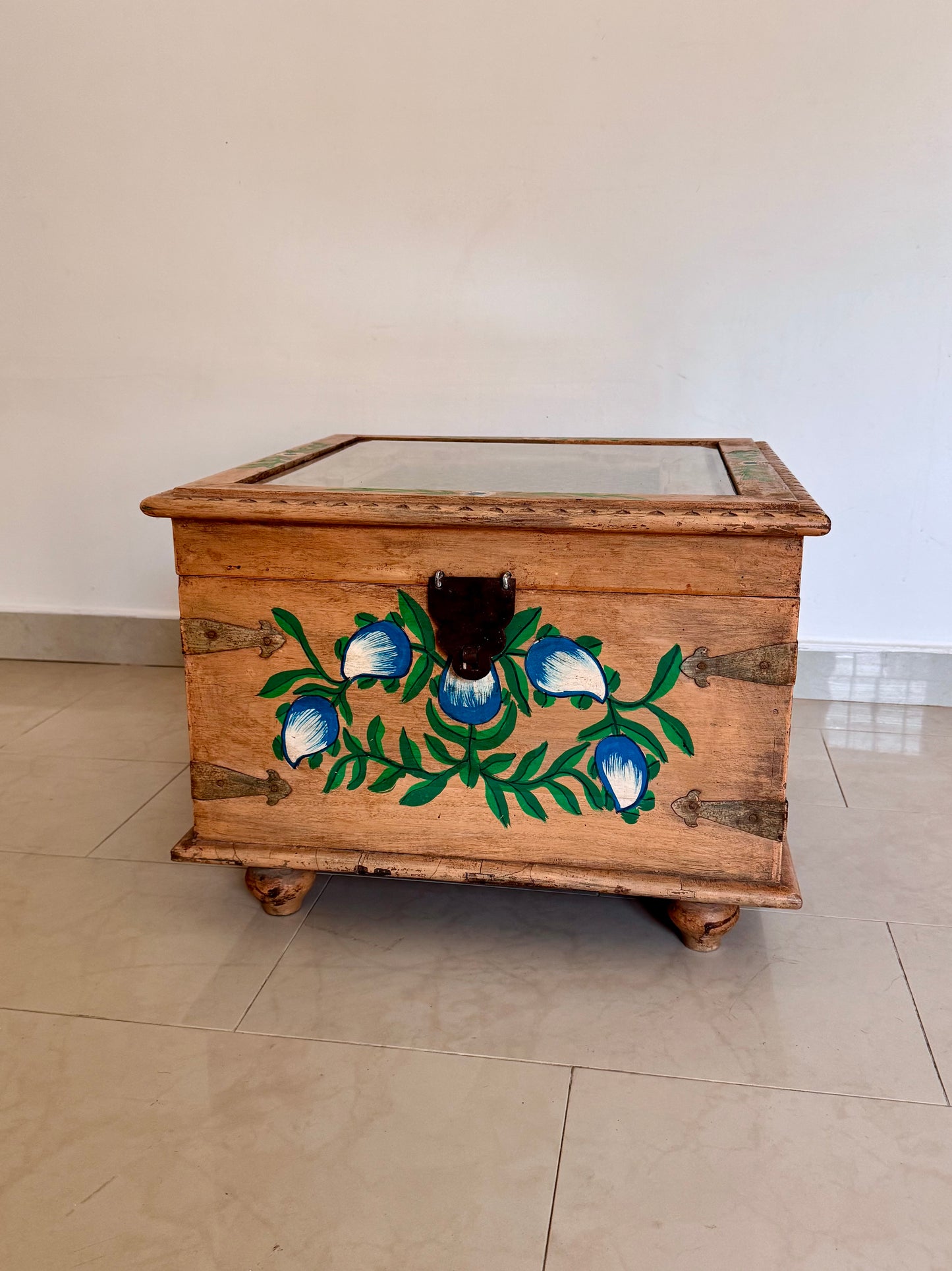 Vintage Indian Hand-Painted Storage Table – 62 × 62 cm