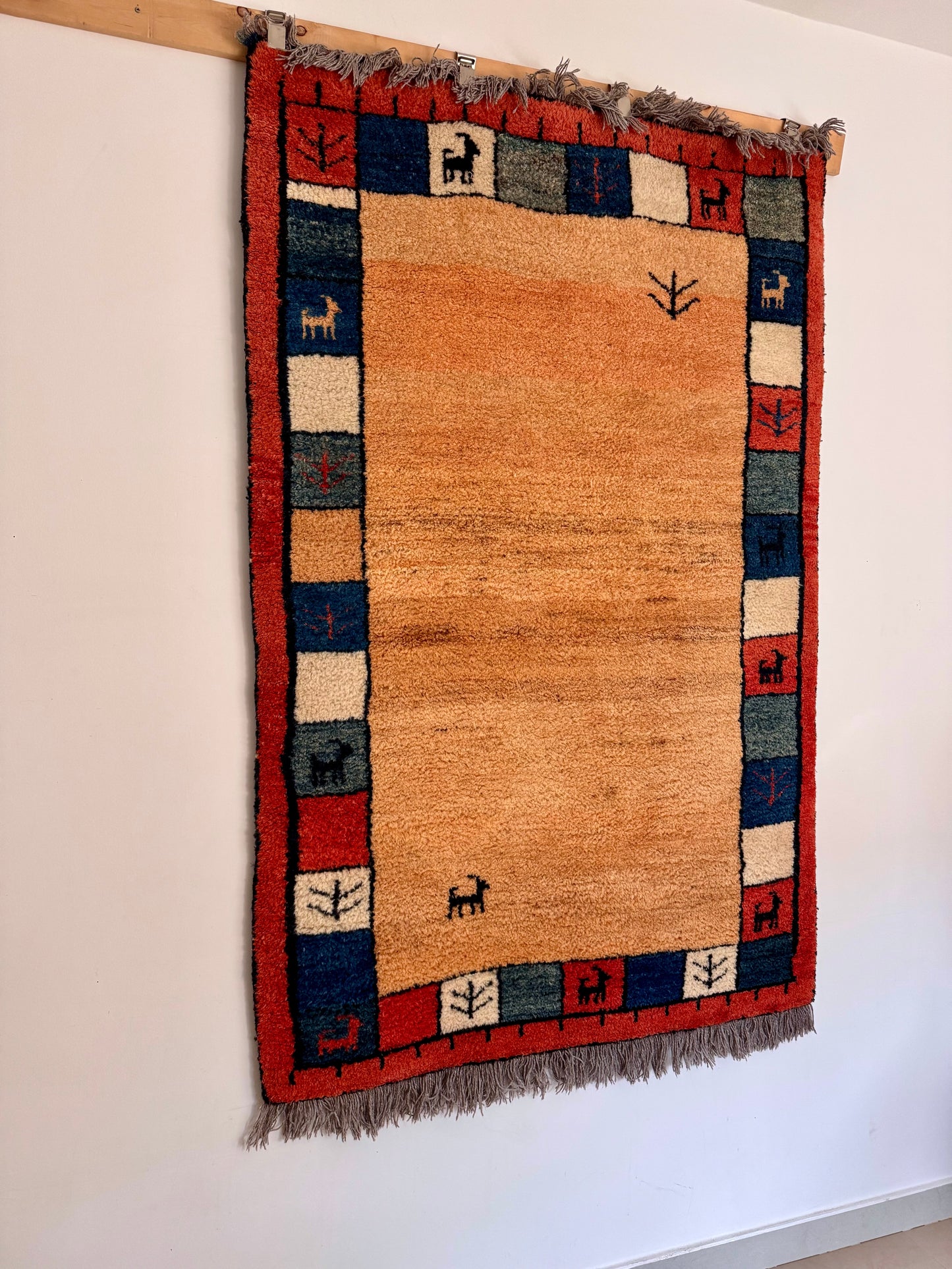 Vintage Qashqai Gabbeh Wool Rug – 130 × 215 cm