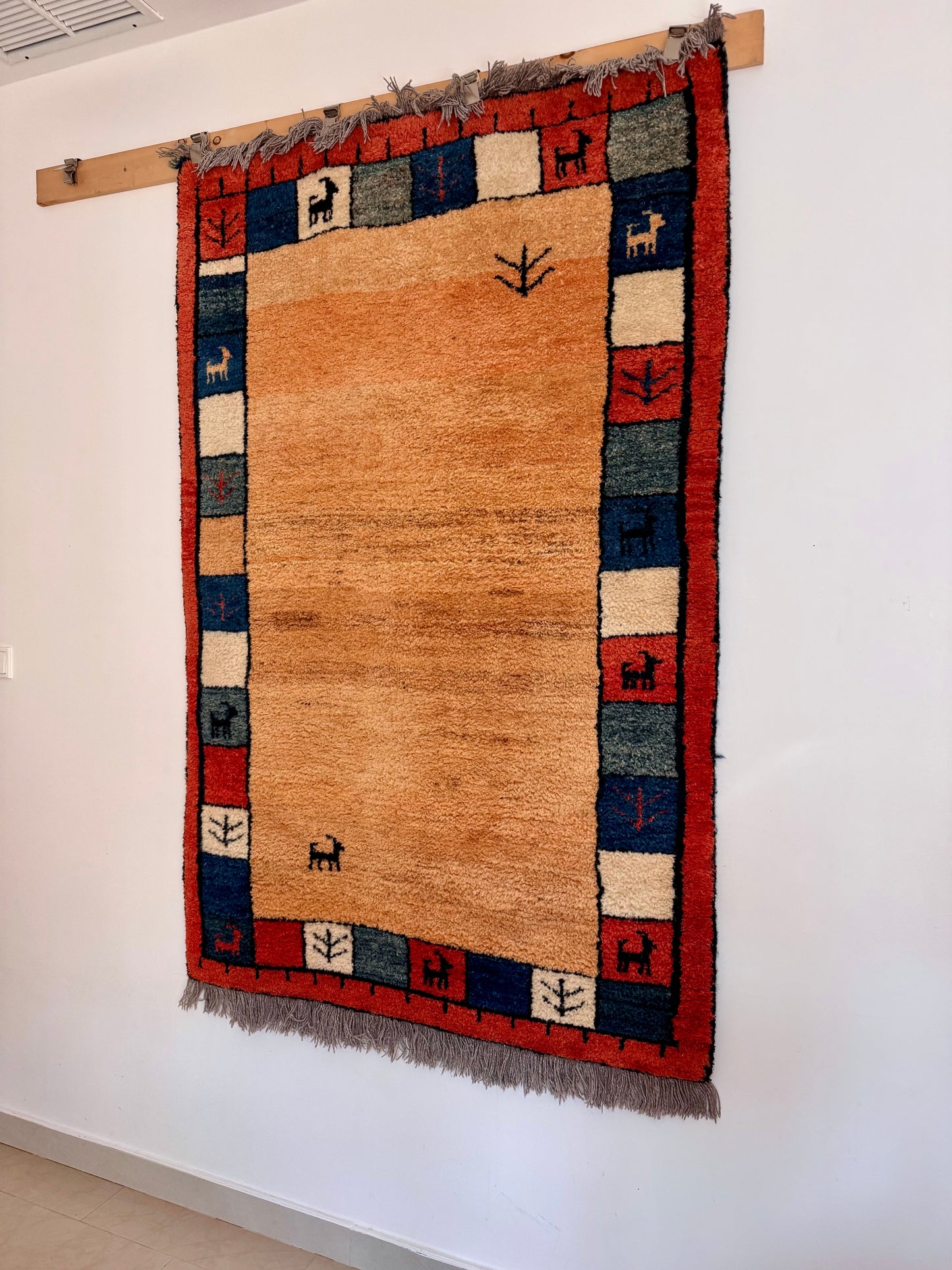 Vintage Qashqai Gabbeh Wool Rug – 130 × 215 cm