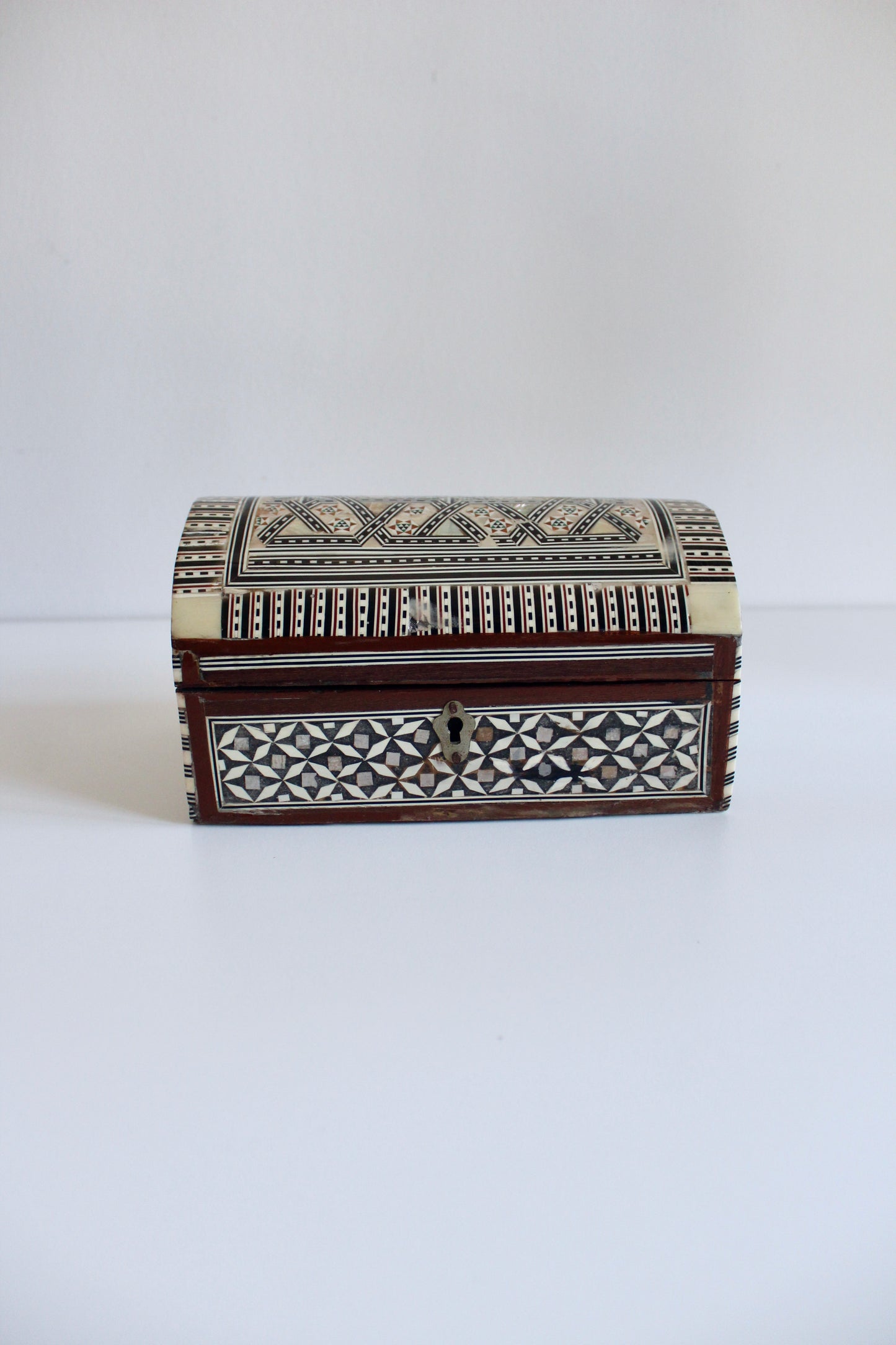 Syrian Mother of Pearl and Wood Inlay Marquetry Box