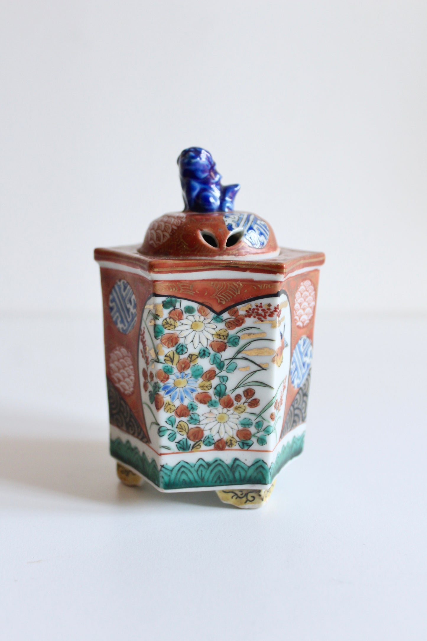 Occupied Japan Porcelain Incense Burner with Foo Dog Finial (1945–1952)