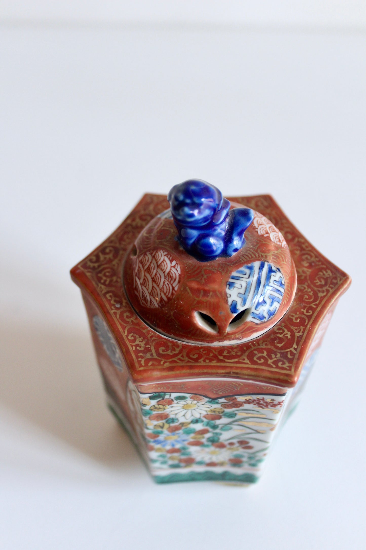 Occupied Japan Porcelain Incense Burner with Foo Dog Finial (1945–1952)