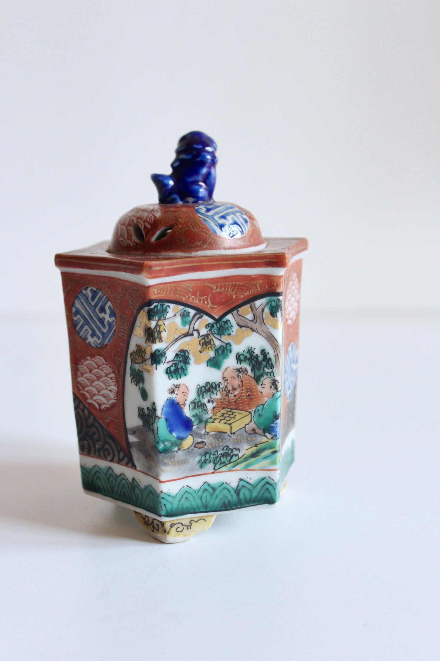 Occupied Japan Porcelain Incense Burner with Foo Dog Finial (1945–1952)