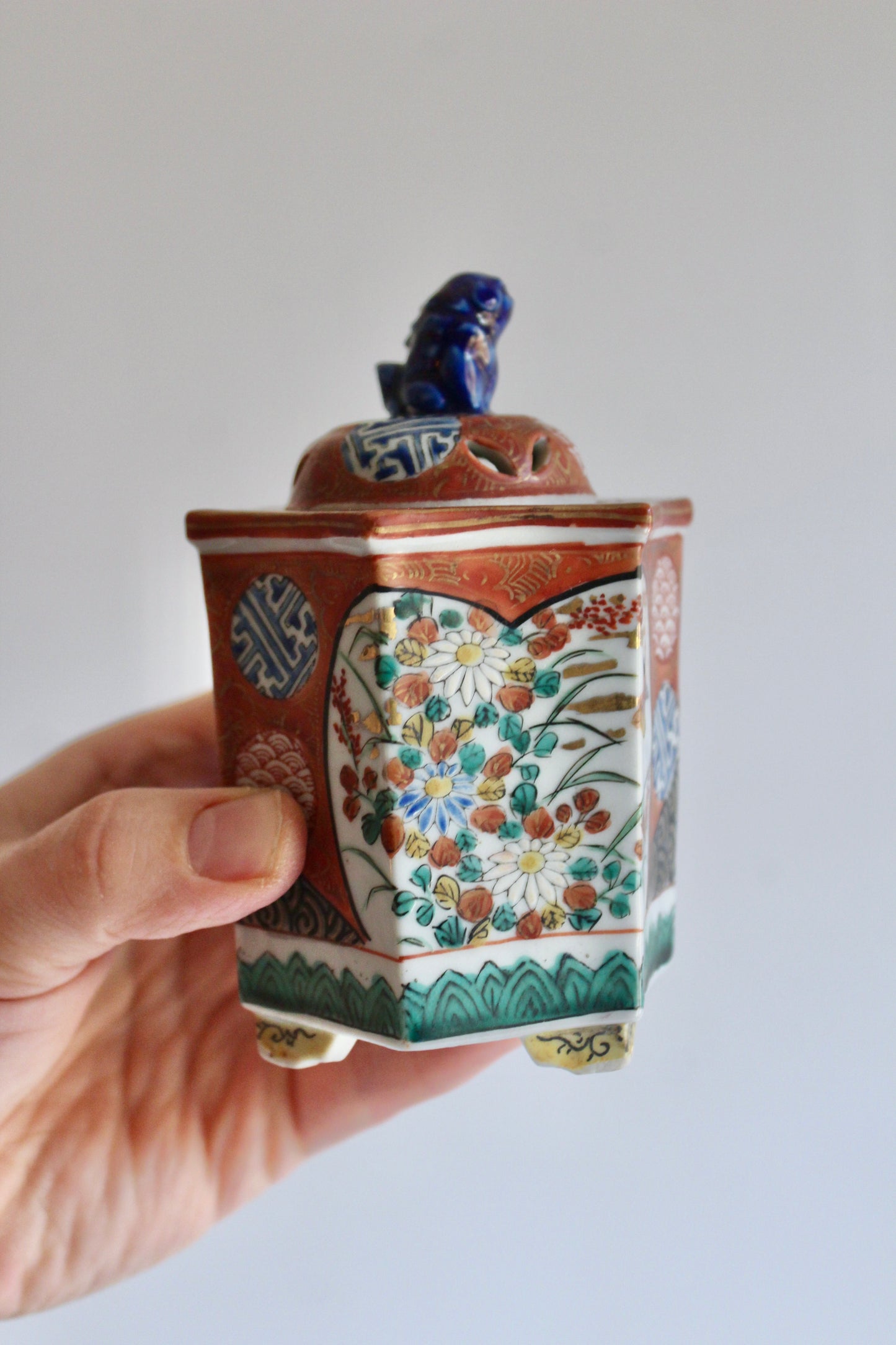 Occupied Japan Porcelain Incense Burner with Foo Dog Finial (1945–1952)