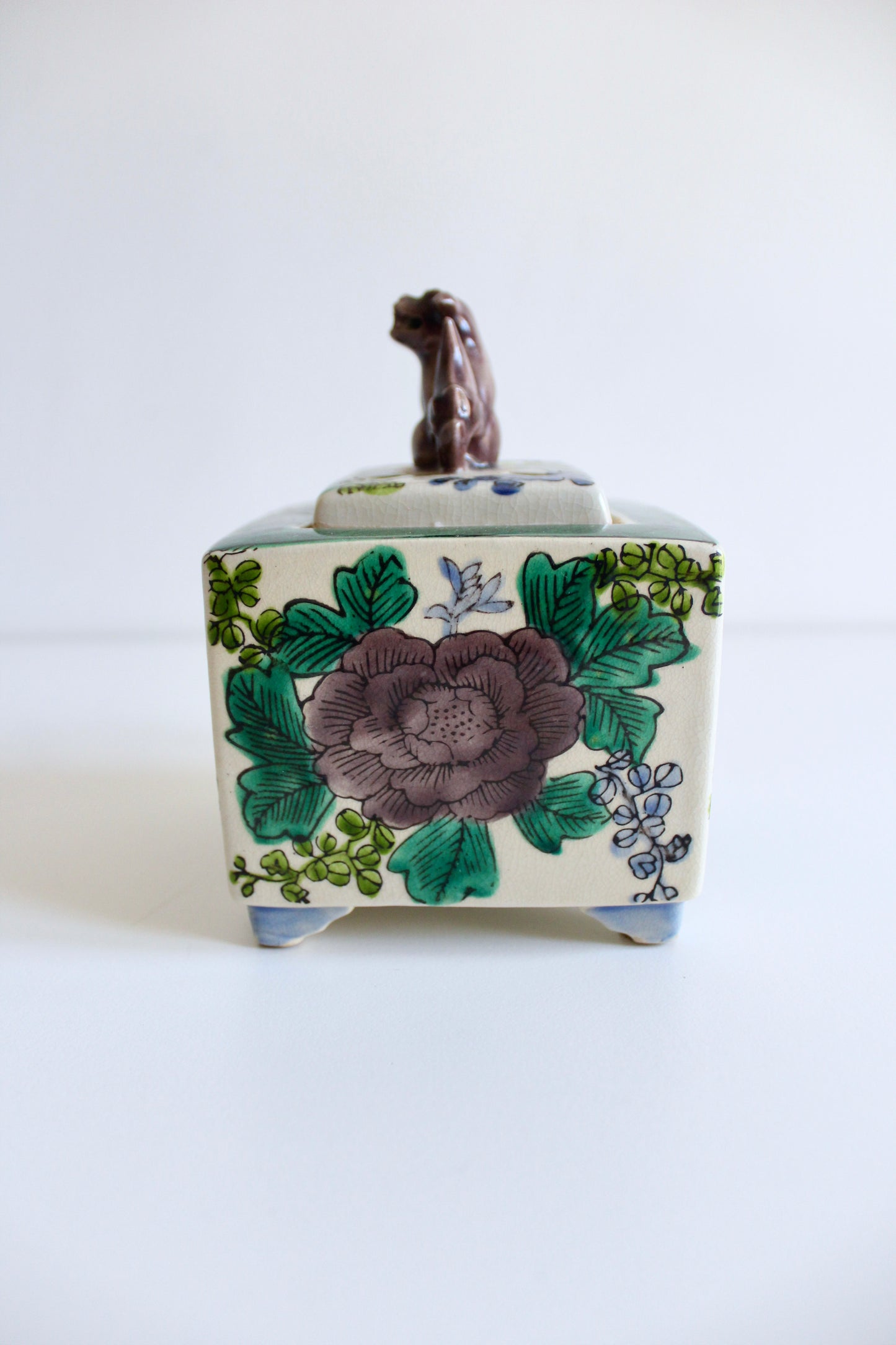 Japanese Kutani Style Porcelain Incense Burner with Shishi Finial