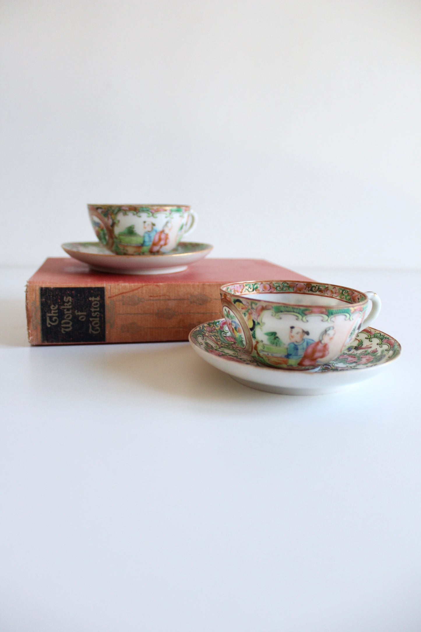 Pair of Vintage Chinese Rose Medallion Teacups & Saucers