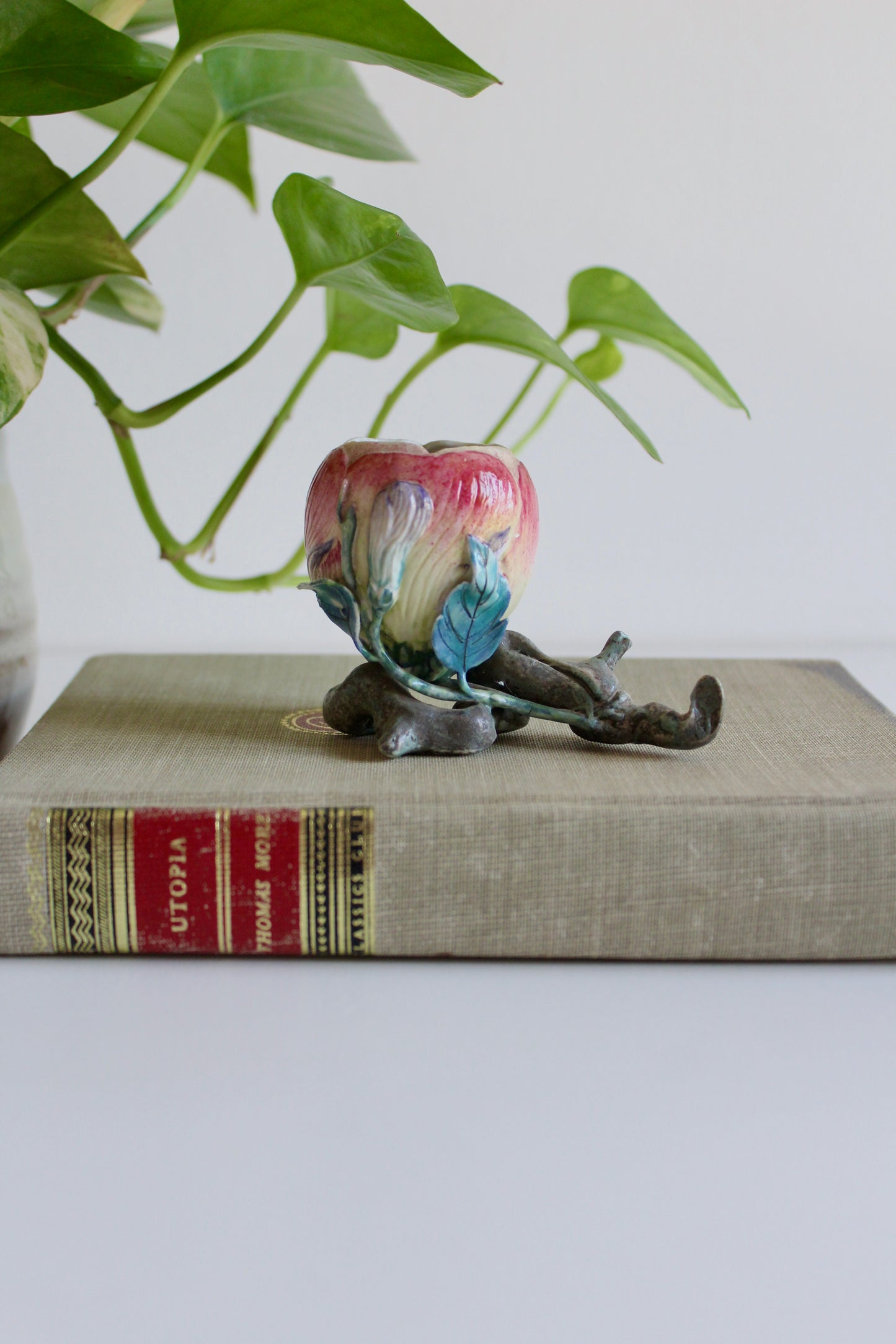 Vintage Majolica Floral Bud Vase / Mubkhar